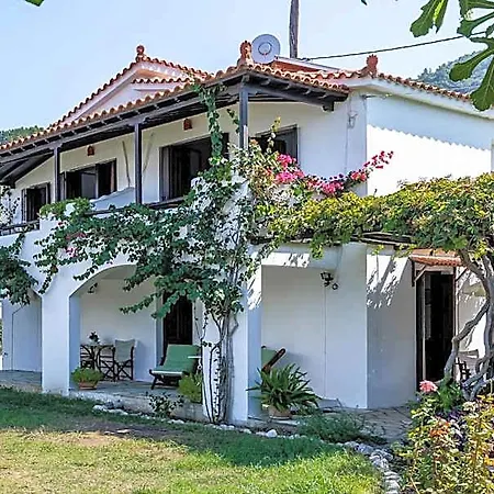 Elpiniki Aparthotel 3*