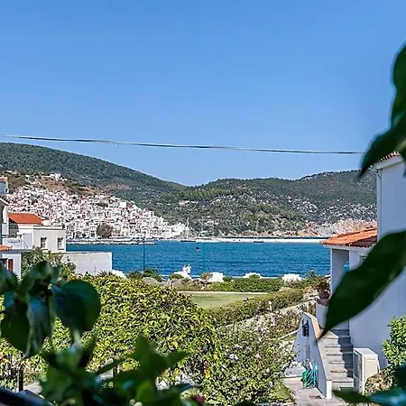 Aparthotel Elpiniki 3*