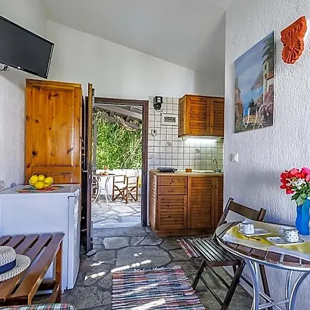 Aparthotel Elpiniki 3*