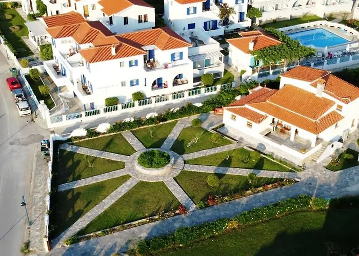 Aparthotel Elpiniki 3*