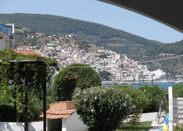 Aparthotel Elpiniki 3*