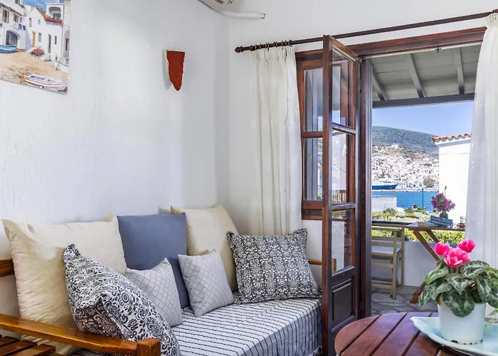 Elpiniki Skopelos Town