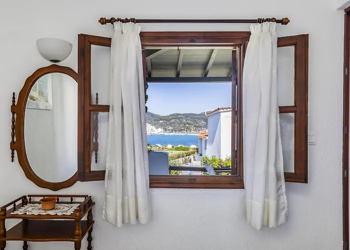 Elpiniki Skopelos Town