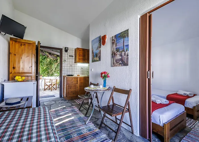 Aparthotel Elpiniki 3*